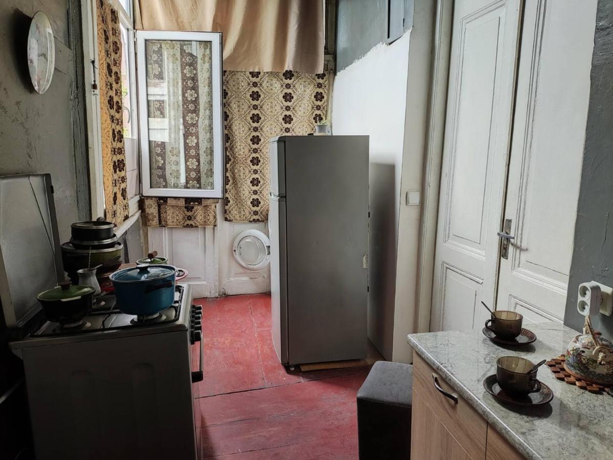 Hostel Jessi On Marjanishvili Тбилиси Экстерьер фото